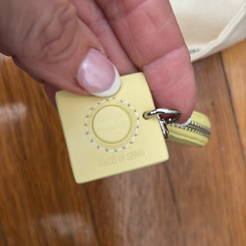 Jacquemus coin purse bag charm brand new dusty yellow color. - Picture 4 of 5